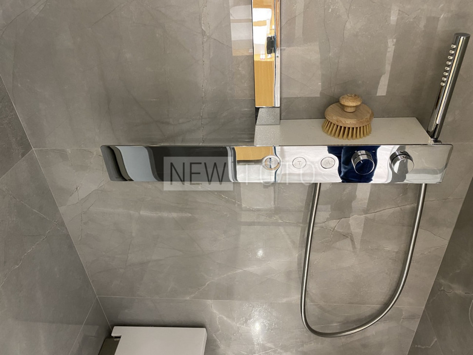 Душевая стойка TOTO Neorest с термосмесителем фото №8