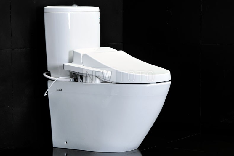 Крышка-биде TOTO Washlet EK 2.0 + напольный унитаз TOTO NC с бачком фото №4