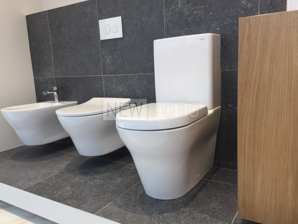 Напольный унитаз TOTO MH с бачком фото №3