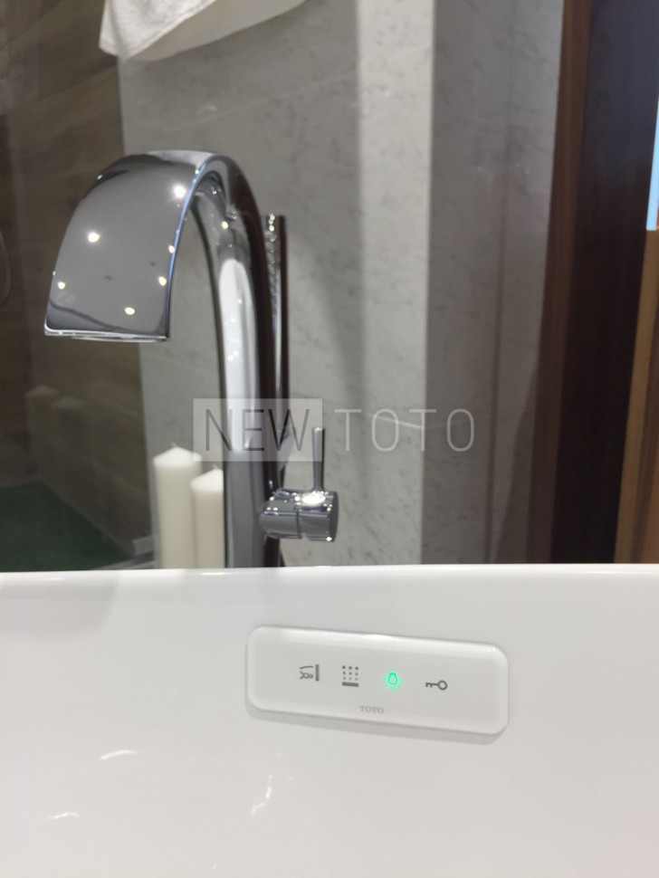 Ванна отдельностоящая TOTO Neorest Flotation фото №18